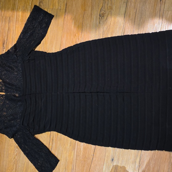 Adrianna Papell Elegant Black Lace/Silk Dress Sz12 - Picture 4 of 8